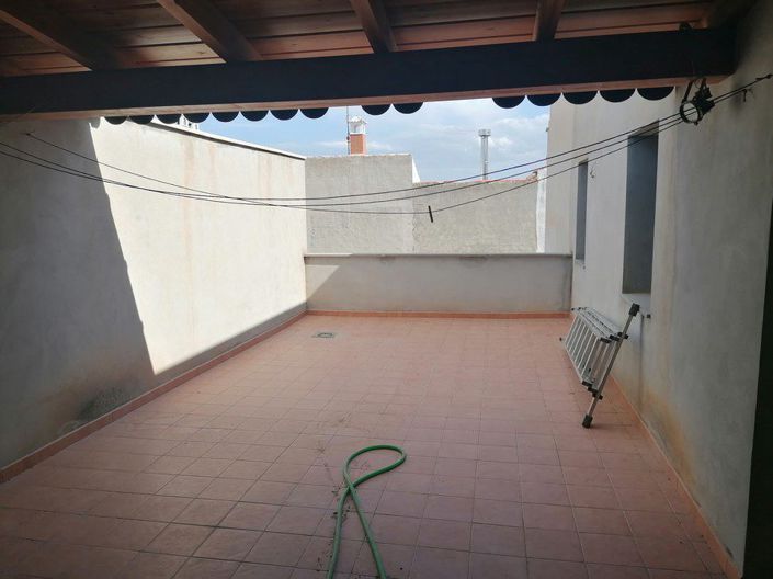 Image No.40-3 Bed Property for sale