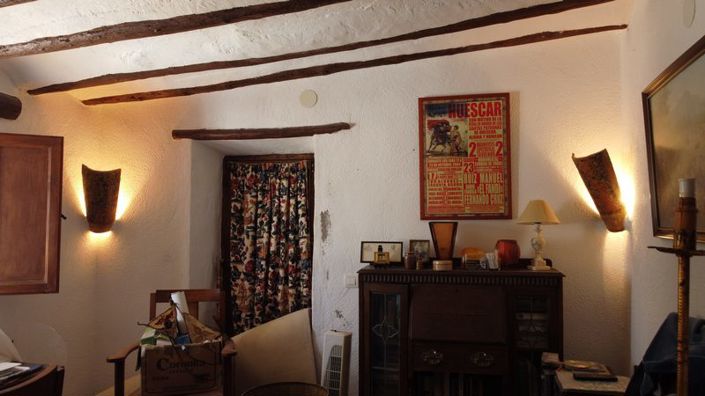 Image No.16-4 Bed Property for sale
