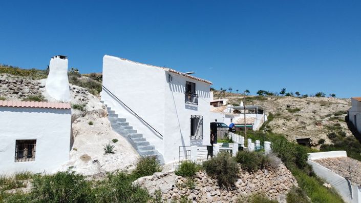 Image No.3-6 Bed Property for sale