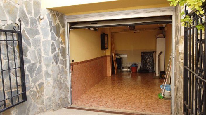 Image No.32-3 Bed Property for sale