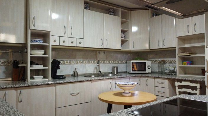 Image No.8-3 Bed Property for sale