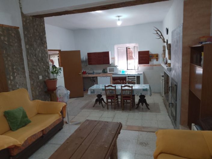 Image No.12-6 Bed Property for sale
