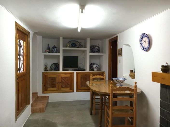Image No.15-4 Bed House for sale