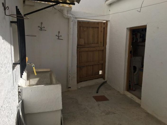 Image No.22-4 Bed House for sale