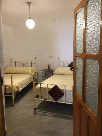 Image No.6-4 Bed House for sale