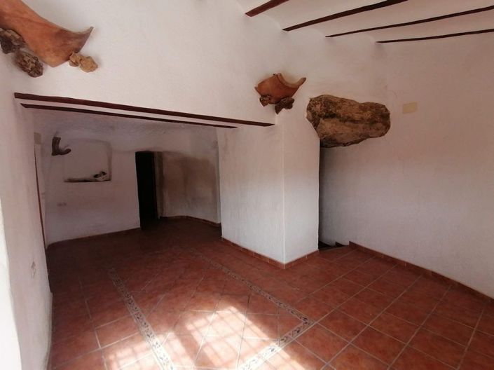 Image No.11-3 Bed House for sale