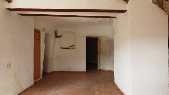 Image No.14-3 Bed House for sale