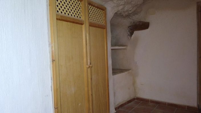 Image No.24-3 Bed House for sale