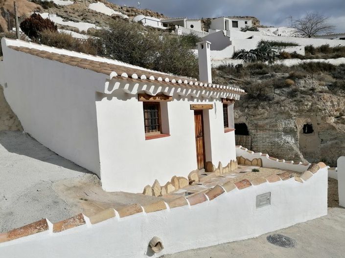 Image No.5-3 Bed House for sale