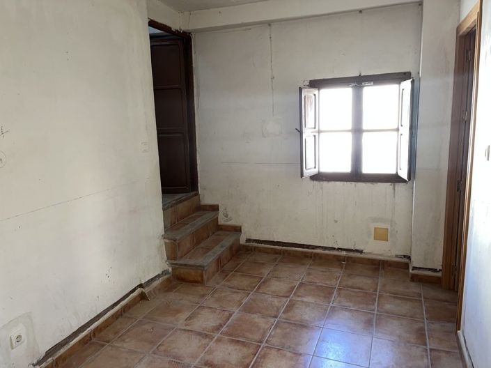 Image No.14-3 Bed Property for sale