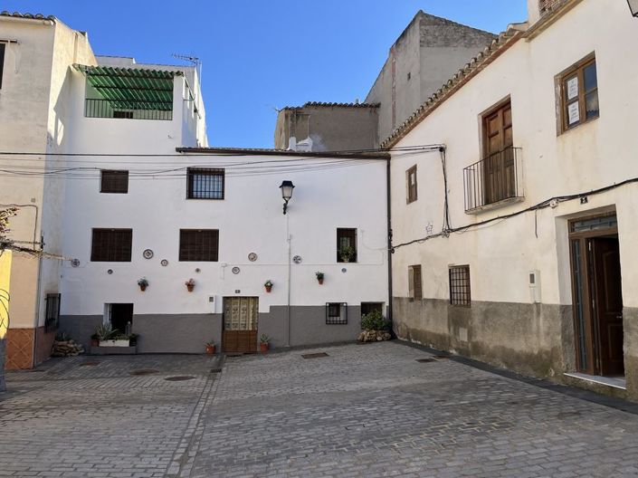 Image No.5-3 Bed Property for sale