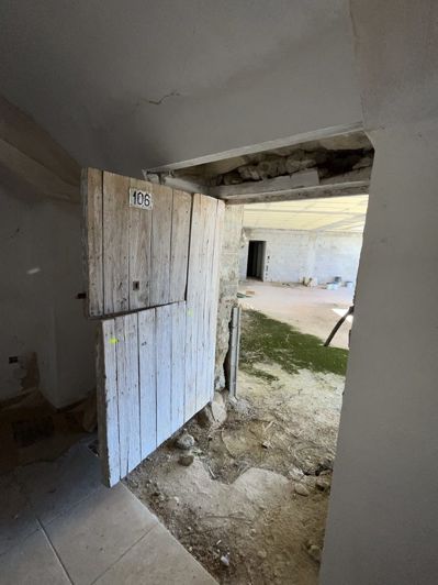 Image No.27-8 Bed House for sale