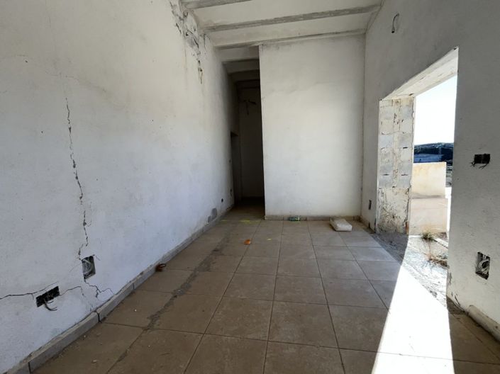 Image No.37-8 Bed House for sale