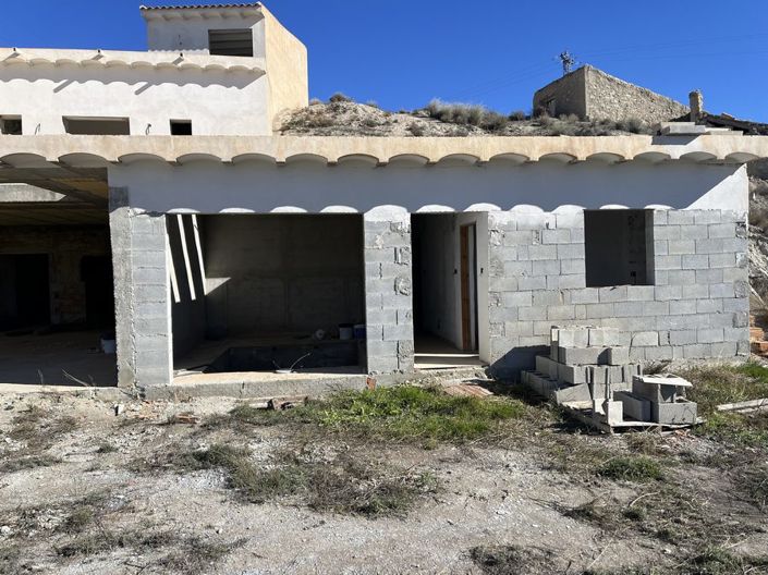 Image No.7-8 Bed House for sale