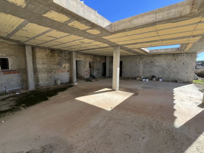 Image No.10-8 Bed House for sale