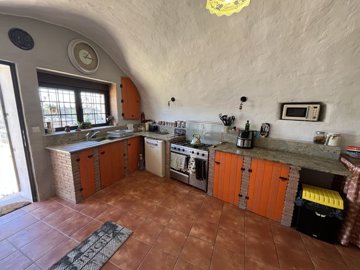 v3157-cave-house-cullar-005
