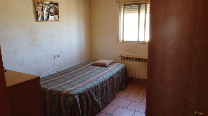 Image No.15-3 Bed Property for sale