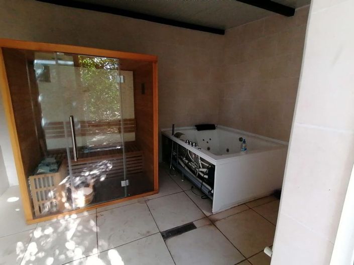 Image No.24-3 Bed Property for sale