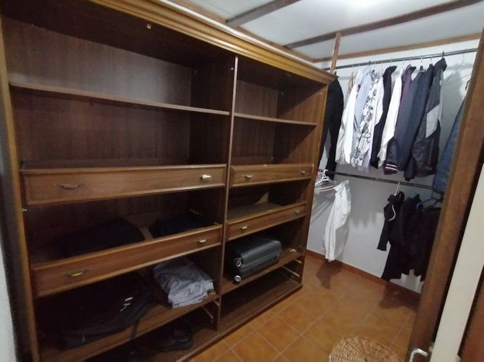Image No.38-5 Bed Property for sale