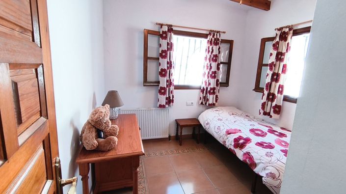 Image No.23-5 Bed Property for sale