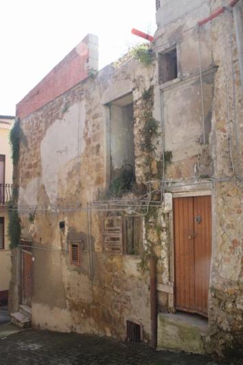 Image No.17-2 Bed Townhouse for sale