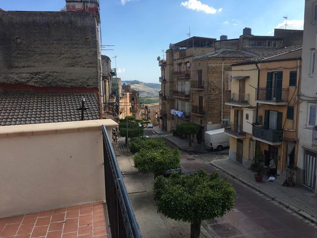 Image No.8-3 Bed Townhouse for sale