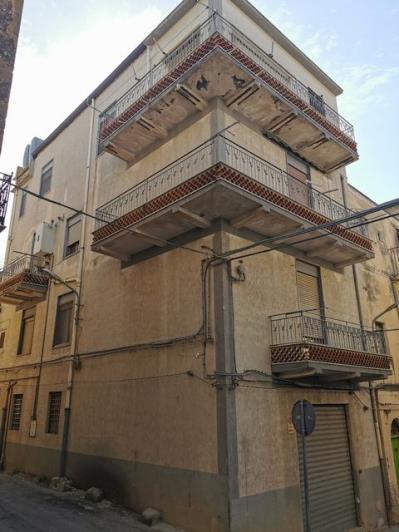 Image No.5-3 Bed Townhouse for sale