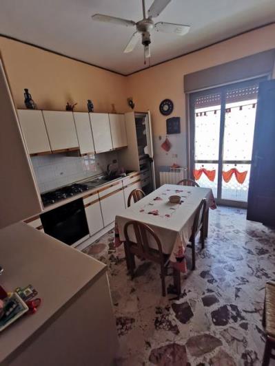 Image No.20-3 Bed Townhouse for sale
