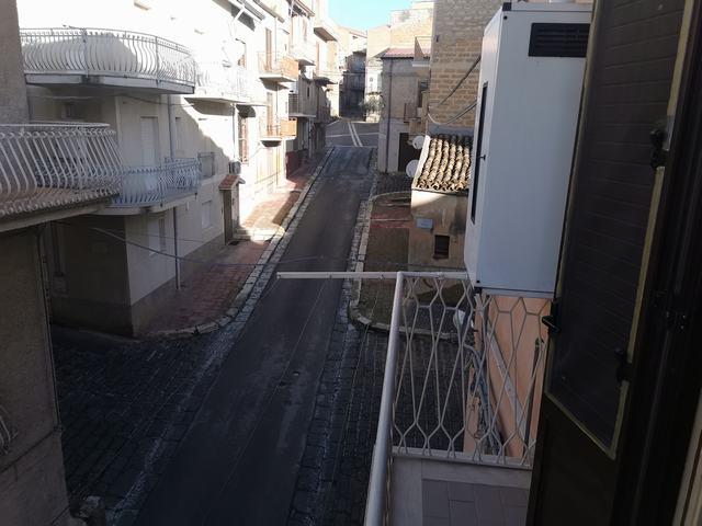 Image No.20-3 Bed Townhouse for sale