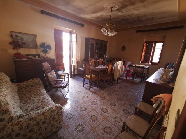 Image No.26-3 Bed Townhouse for sale