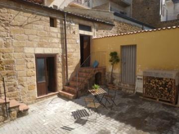 1 - Cianciana, Maison de ville