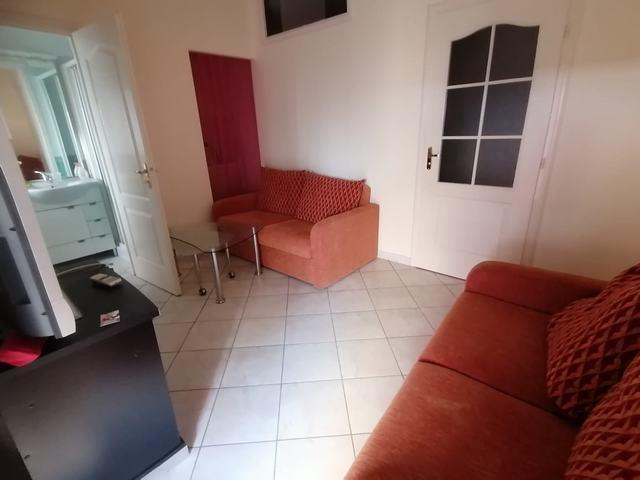 Image No.9-2 Bed House for sale