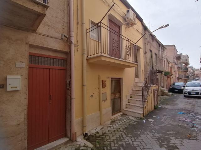 Image No.14-2 Bed House for sale