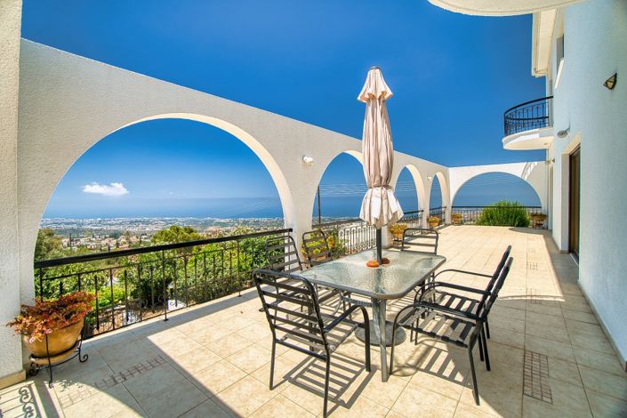 Image No.2-5 Bed Villa for sale