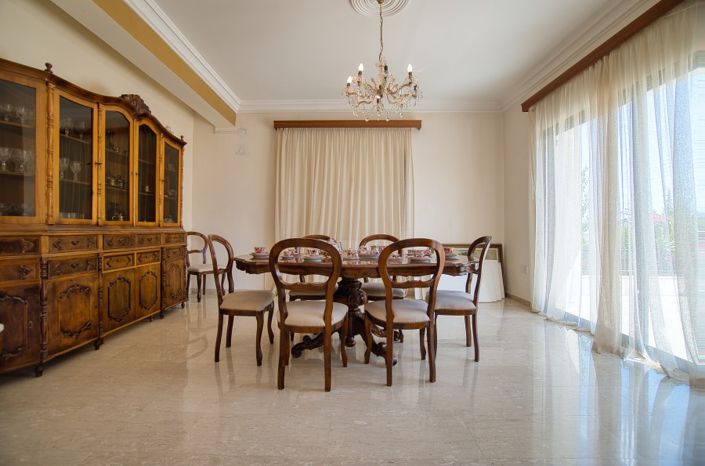 Image No.9-5 Bed Villa for sale