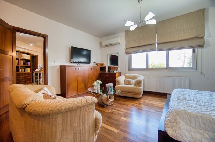Image No.8-5 Bed Villa for sale