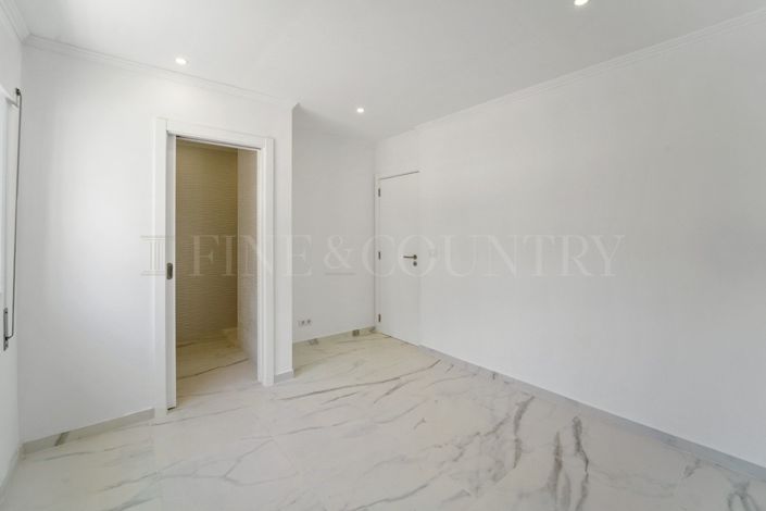 Image No.14-3 Bed Apartment for sale