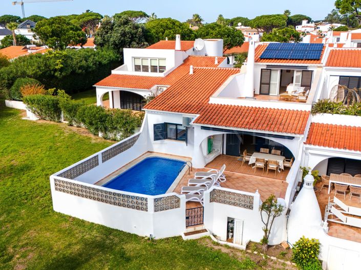 Vale do Lobo – south facing 3 bedroom villa with pool