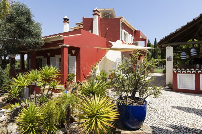 Image No.13-3 Bed Property for sale