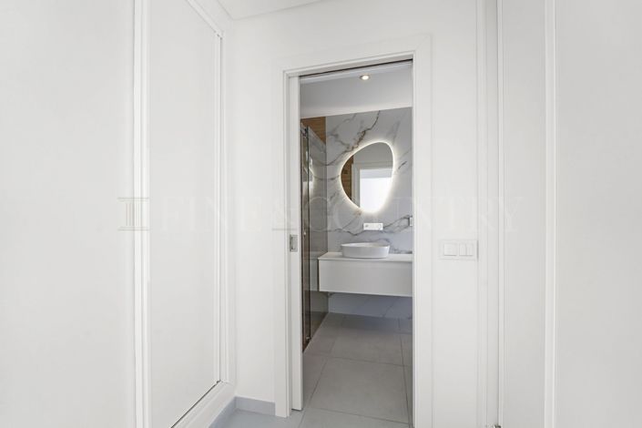 Image No.23-4 Bed Property for sale