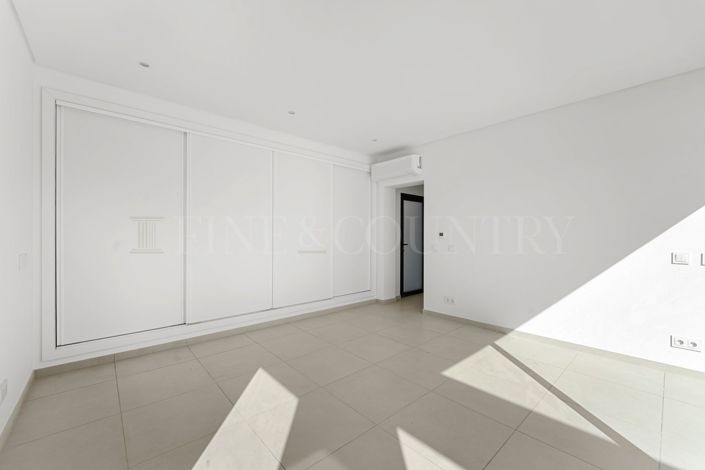 Image No.29-4 Bed Property for sale