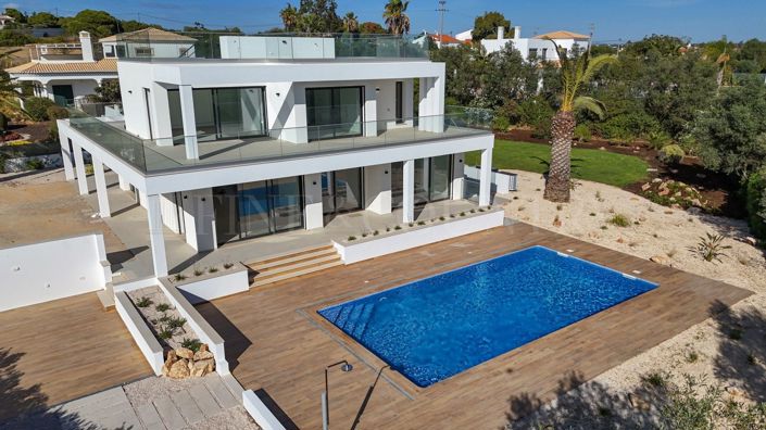 Image No.43-4 Bed Property for sale
