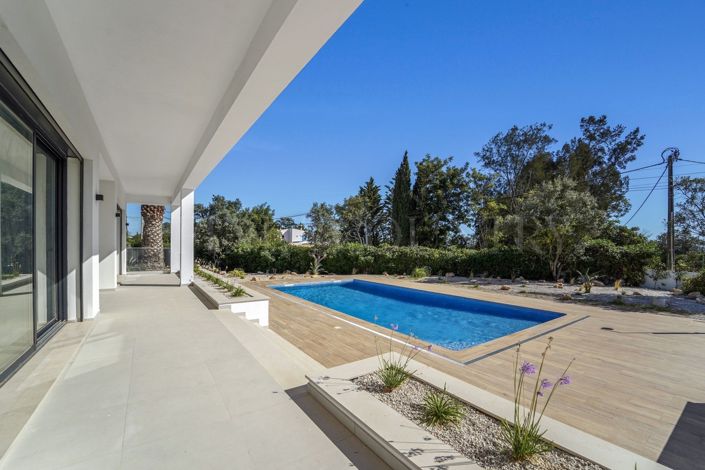 Image No.45-4 Bed Property for sale