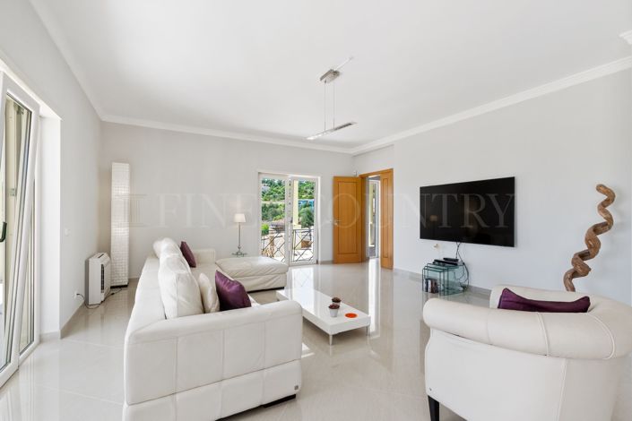Image No.3-4 Bed Property for sale