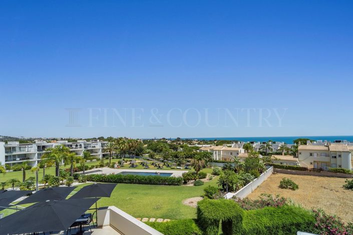 Albufeira – Beachside Apartments with Sea Views, Terraces and Pool