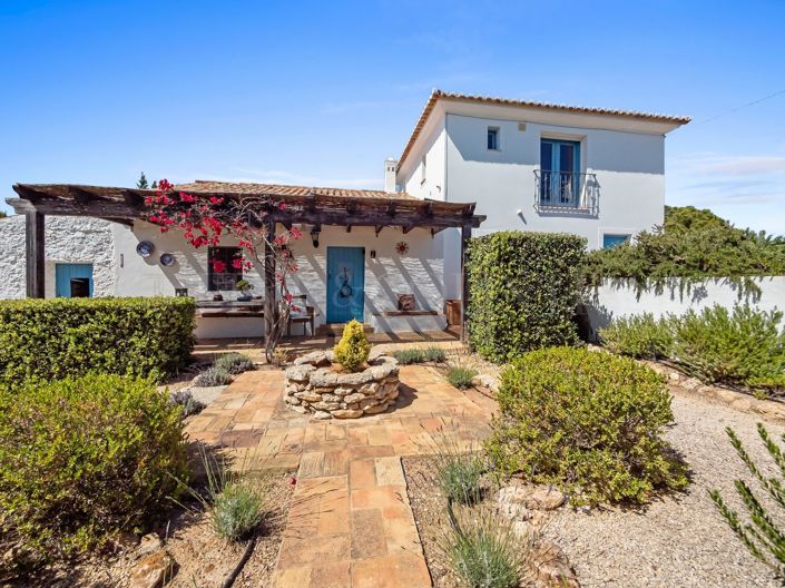 Image No.3-3 Bed Property for sale
