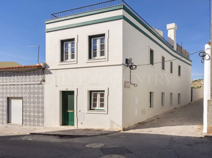 Tavira center– Recent charming 2+1 bedroom house with mediterranean garden and terraces