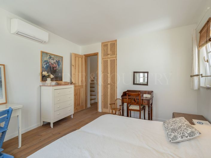 Image No.26-2 Bed Townhouse for sale