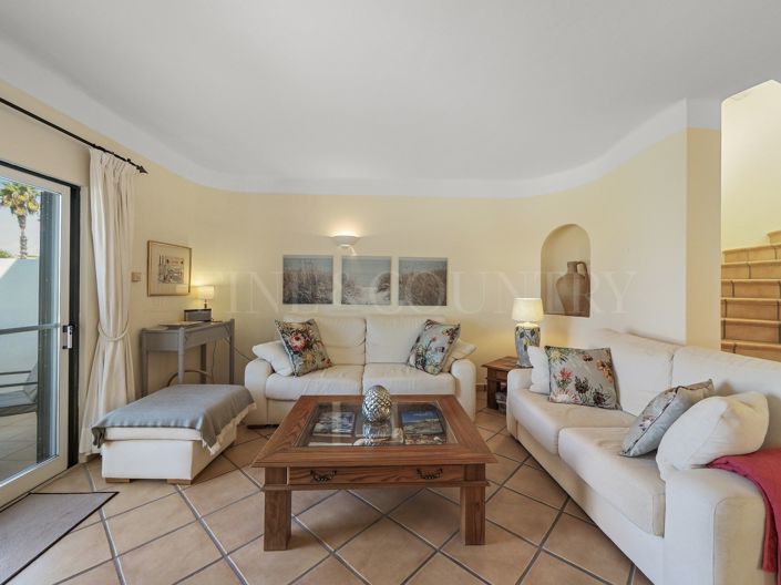 Image No.12-2 Bed Townhouse for sale