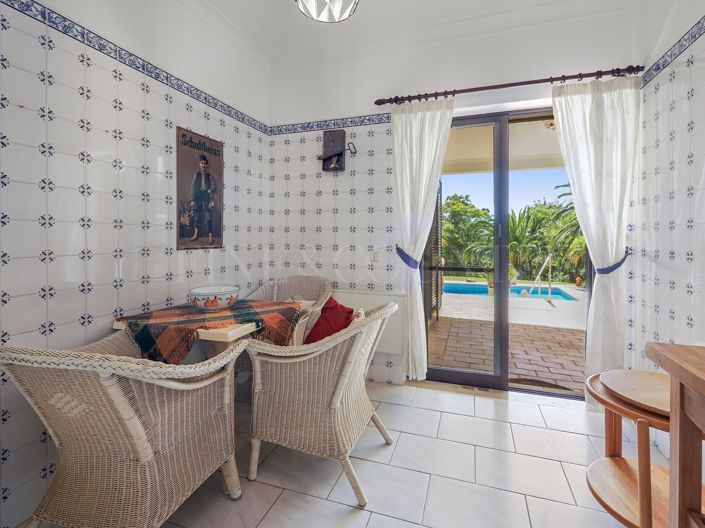 Image No.19-3 Bed Property for sale